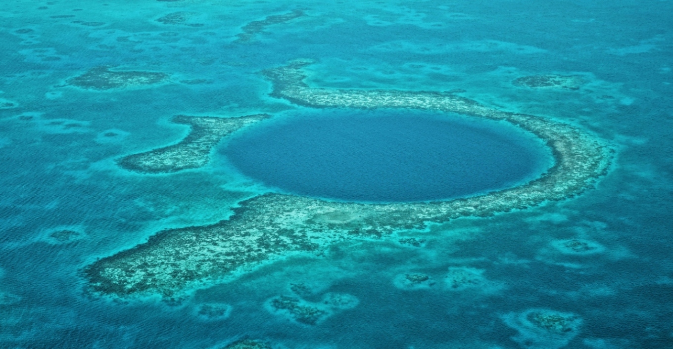 video-zbulohet-vrima-blu-me-e-thelle-ne-oqeane-fenomeni-qe-po-shqeteson-ekspertet
