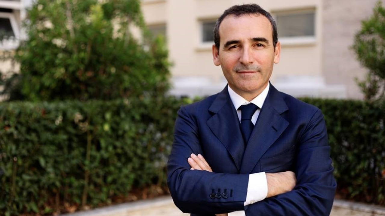 Engjëll Agaçi dorëhiqet nga posti i Sekretarit të Këshillit të Ministrave për arsye shëndetësore  ja kush do e zëvendësojë