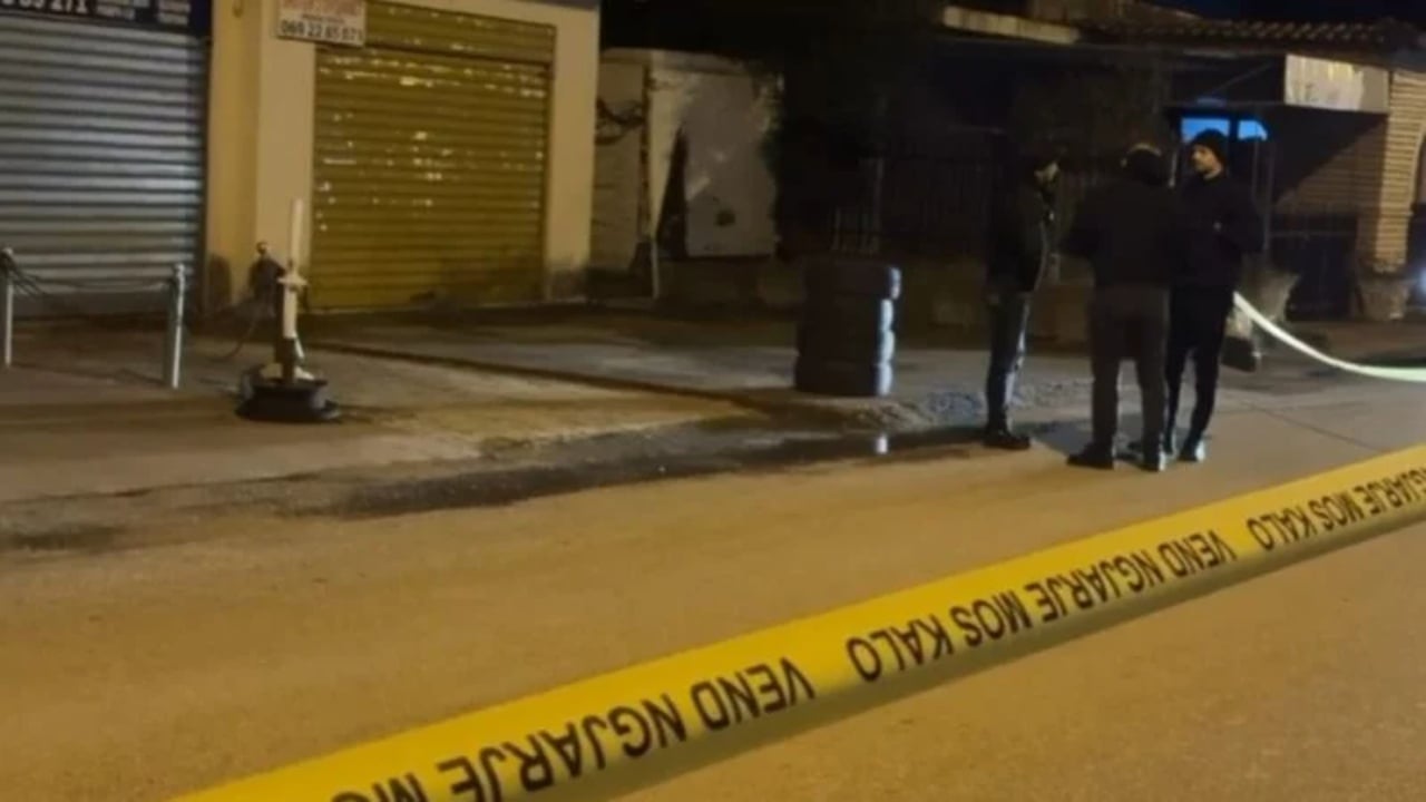 Atentati në Rrilë të Lezhës  ekspertët e policisë rikthehen në vendngjarje për hetime  Plumbat prekën dhe bizneset përballë berberhanes