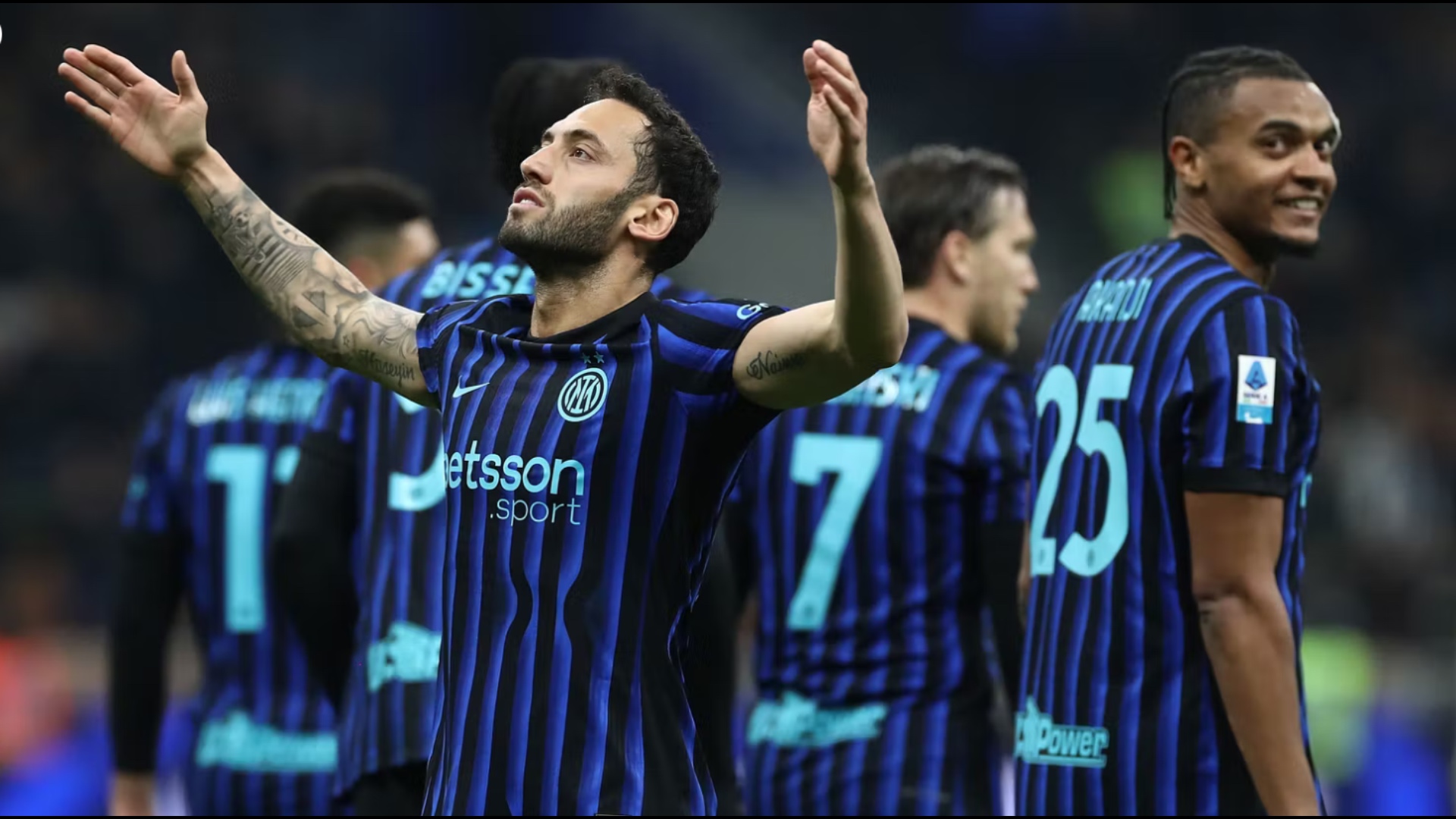 Inter lë pas eliminimin e hidhur në Champions  mposht Genoan   13 pikë larg Milanit