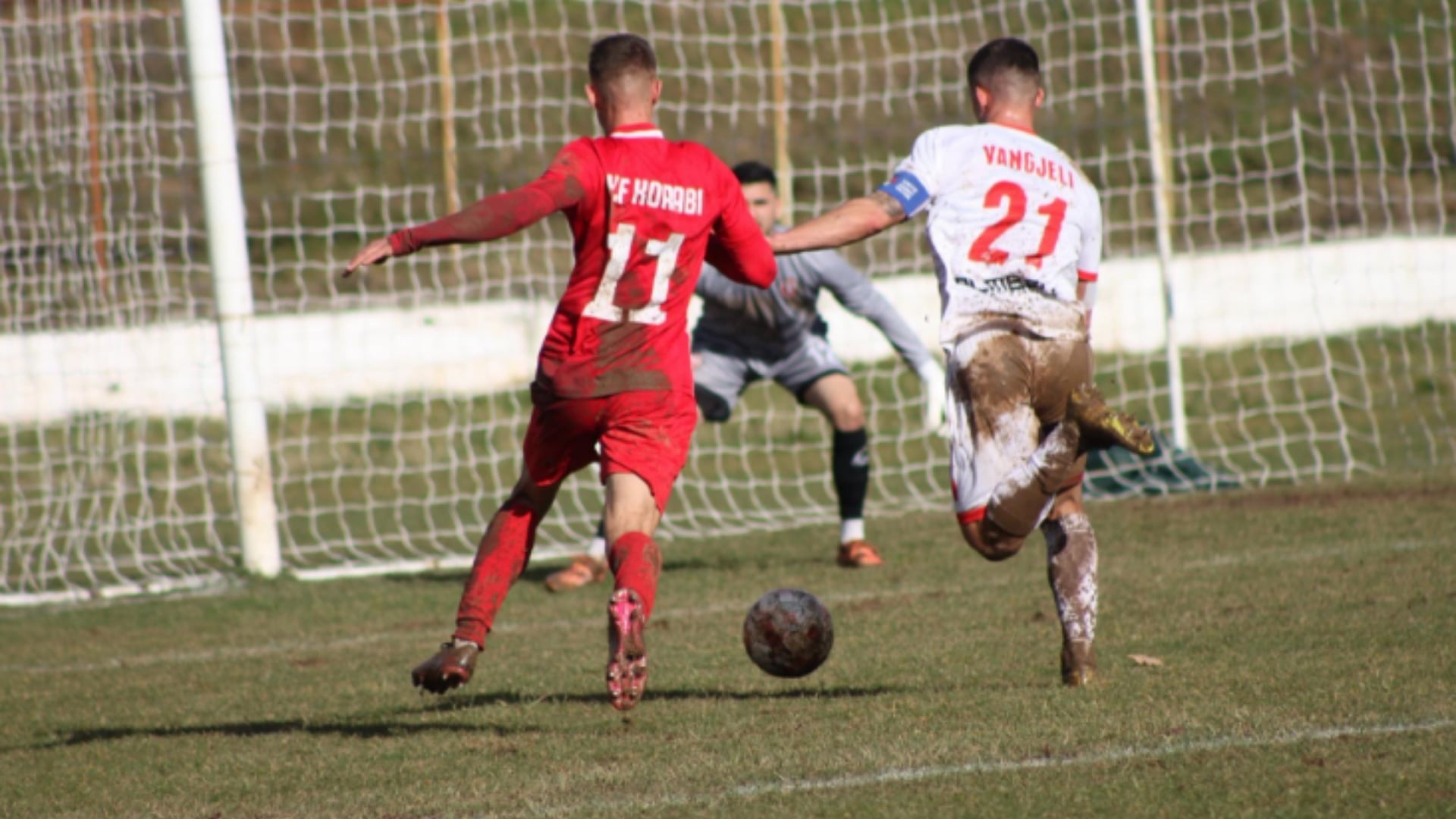 Kategoria e Parë Frenohet Skëndërbeu  përfiton Laçi ngushton diferencën  Apolonia braktis për disa minuta ndeshjen