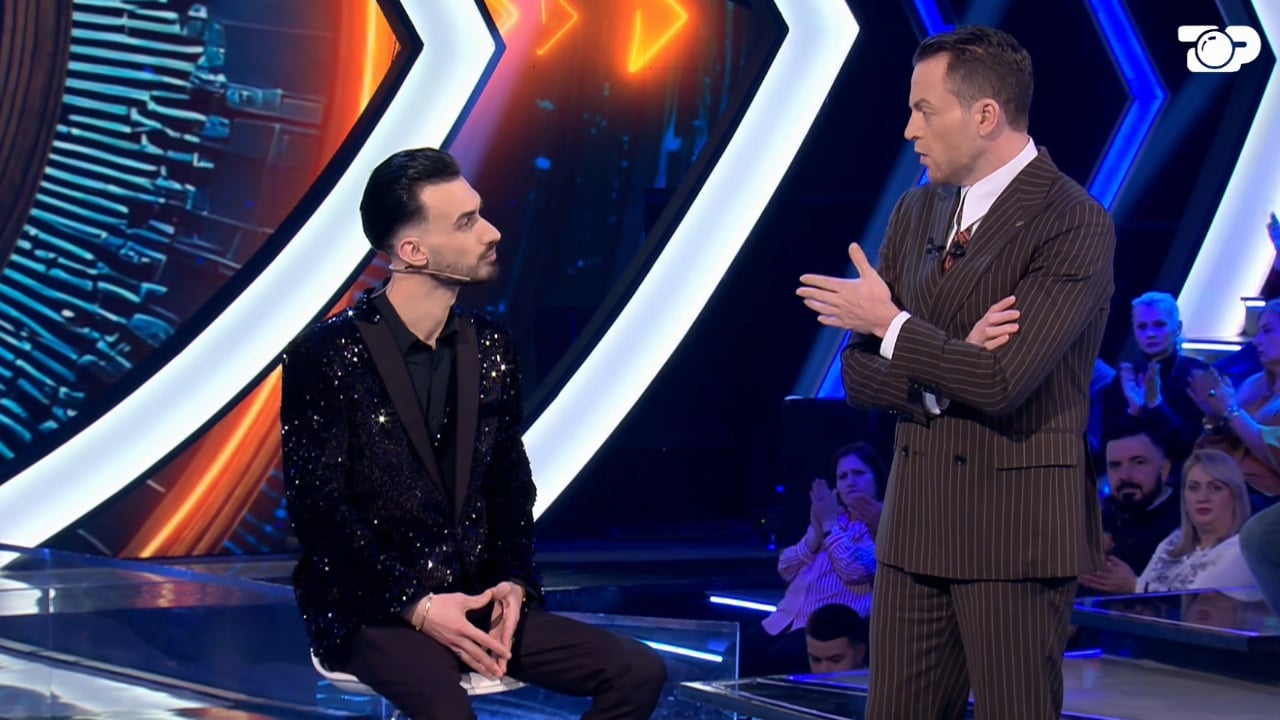  Pse dole nga muri  Dera është e hapur   Kristi i përgjigjet Arbër Hajdarit  Ishte momenti i tillë