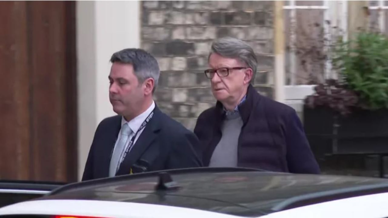 U arrestua pasi i doli emrin në dosjen  Epstein   avokatët e Mandelson  Akuzat janë të pabaza  ai do të bashkëpunojë me 