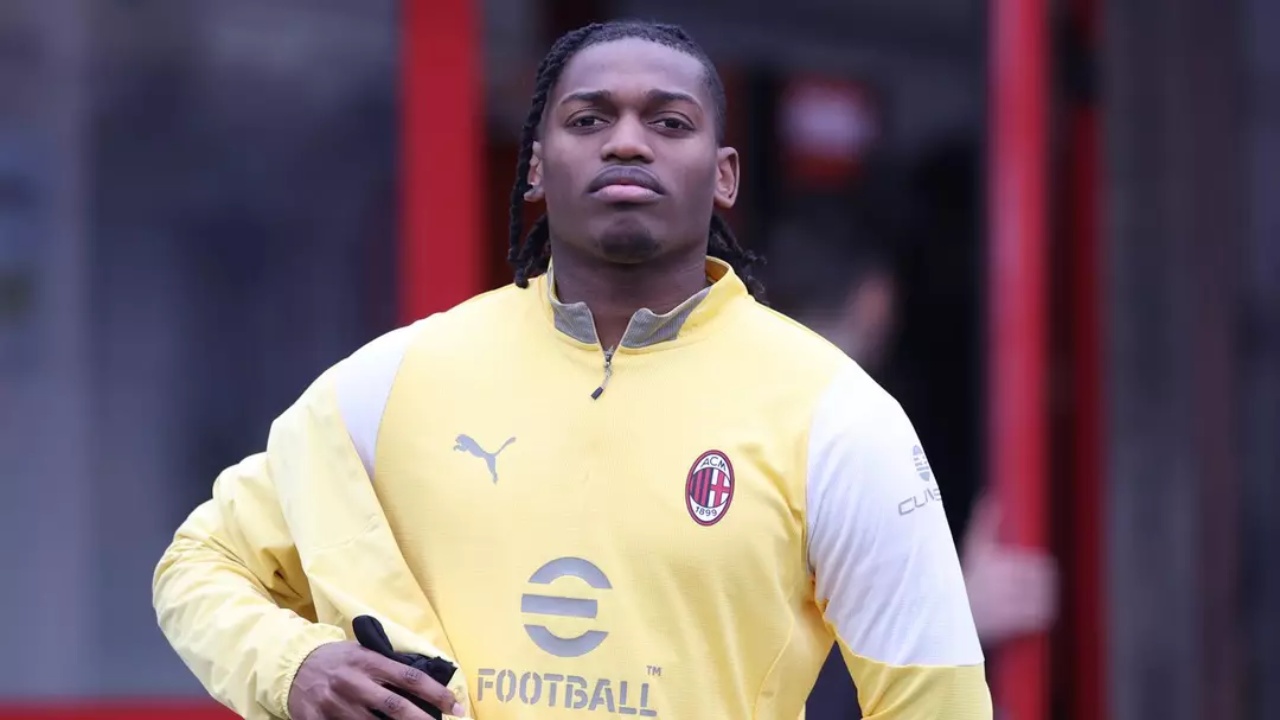 Rafael Leao çmend me një gjest në ditën e fundit të merkatos tifozët e Manchester United