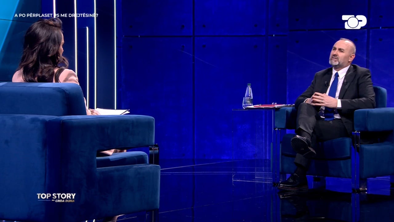  Të ngrihen në nivelin që u takon dhe jo atë të noterëve   Manja për  Top Story   Gjyqtari të shohë provat dhe t i bjerë çekiçit të drejtësisë