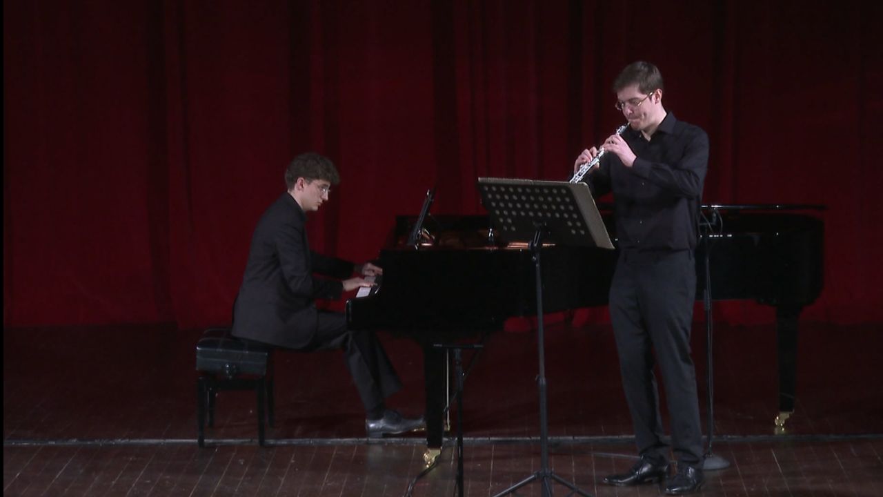 Oboisti shqiptaro gjerman fiton konkursin  Ymer Skënderi   75 kandidatët u vlerësuan nga dirigjenti i njohur Shlomo Mintz