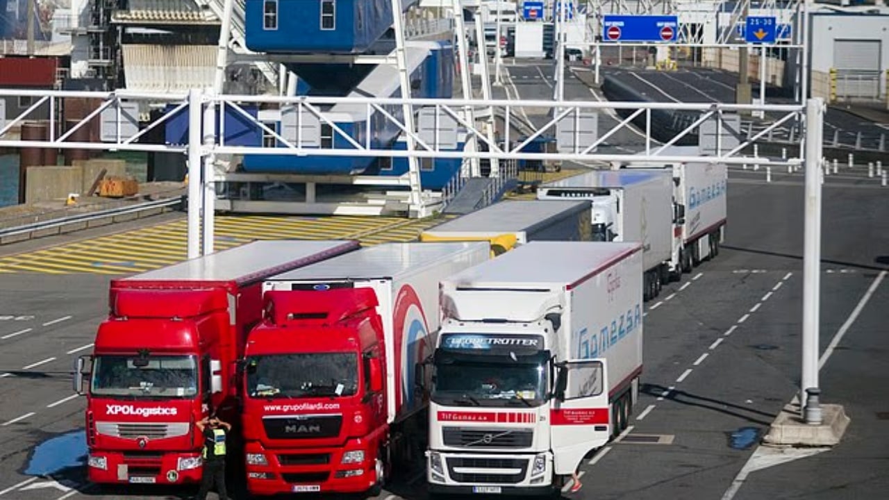 Francë  Brenda kamionit për Angli kapen dy shqiptarë me pistoleta me silenciatorë