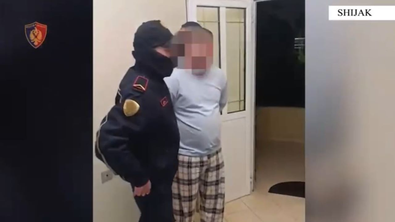 E kishin kthyer magazinën në vend për kultivimin e lëndëve narkotike  vihen në pranga katër persona në Shijak  mes tyre punonjësi i OSHEE