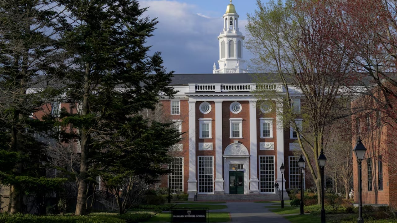 Administrata Trump sfidon Harvardin  padit universitetin për trajtim të padrejtë ndaj studentëve hebrenj dhe izraelitë