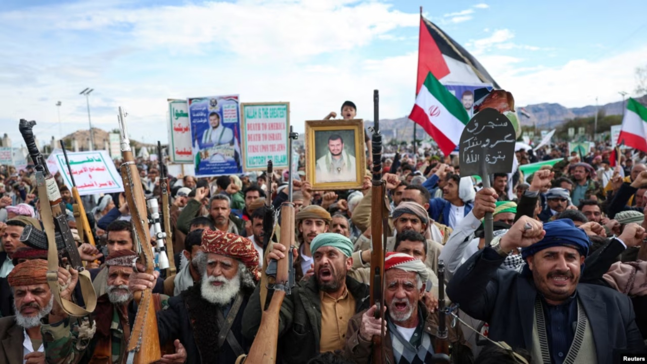 Përfshirja e Huthëve në luftën në Iran rrit shqetësimet për krizë të dyfishtë  çfarë rrezikon SHBA dhe Izraeli