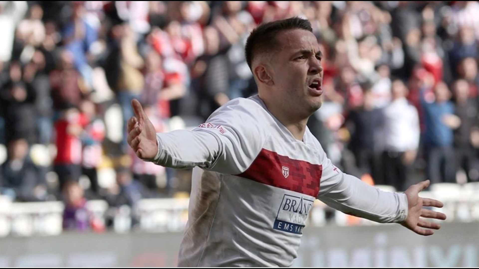 ndodhi-ajo-qe-nuk-duhej-te-ndodhte-kombetarja-humbet-rey-manaj-per-ndeshjen-me-polonine