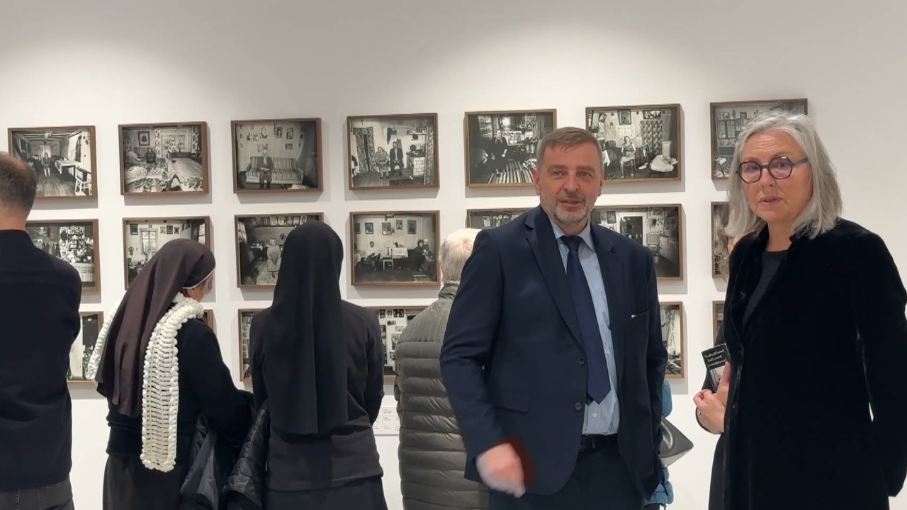 shqiperia-dhe-polonia-e-viteve-60-ekspozita-e-vecante-e-fotografes-polake-zofia-rydet-ne-muzeun-marubi