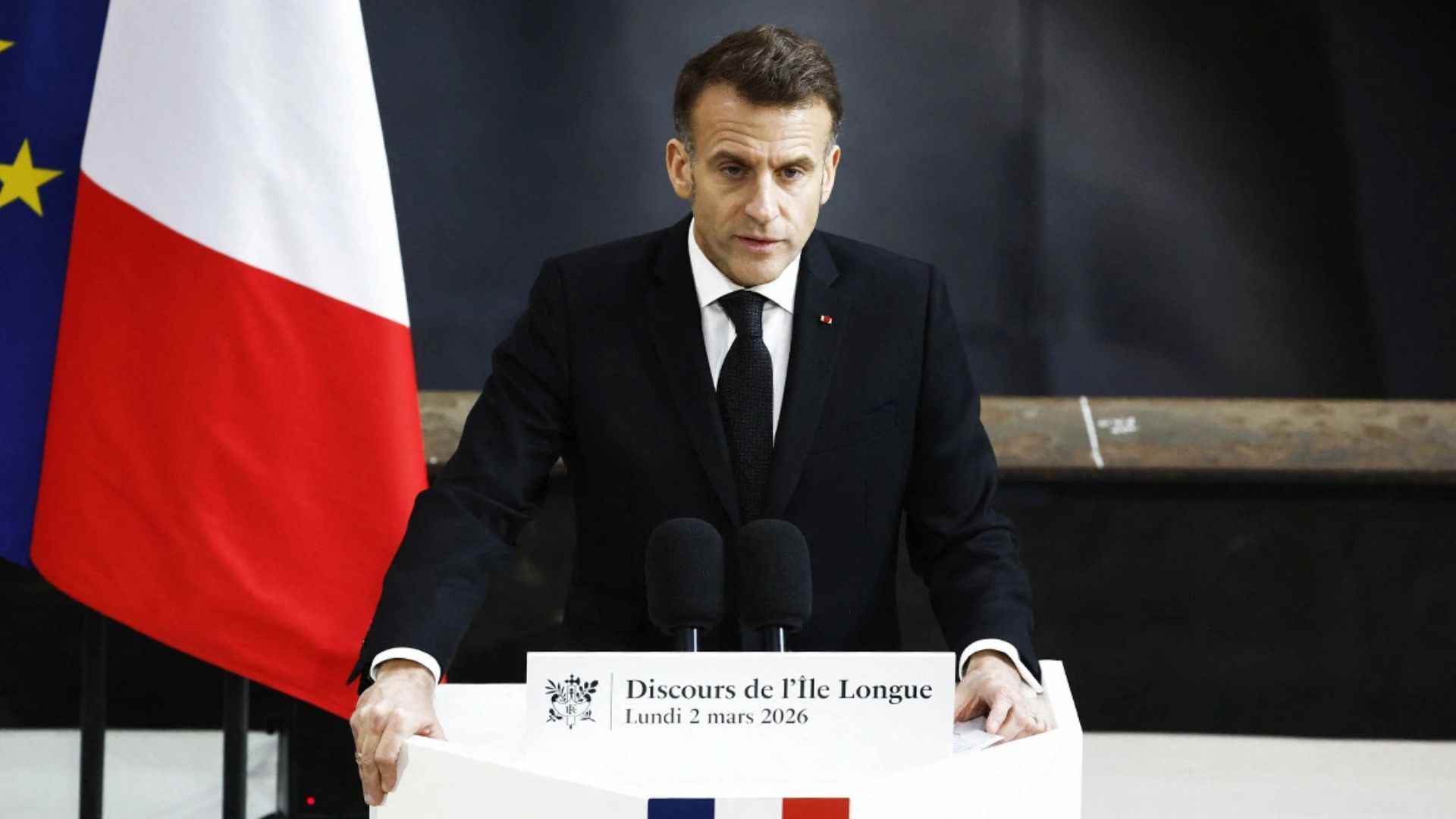 Macron telefonatë me presidentin Iranian  I kërkova ndalimin e sulmeve ndaj vendeve në rajon dhe hapjen ngushticës së Hormuzit