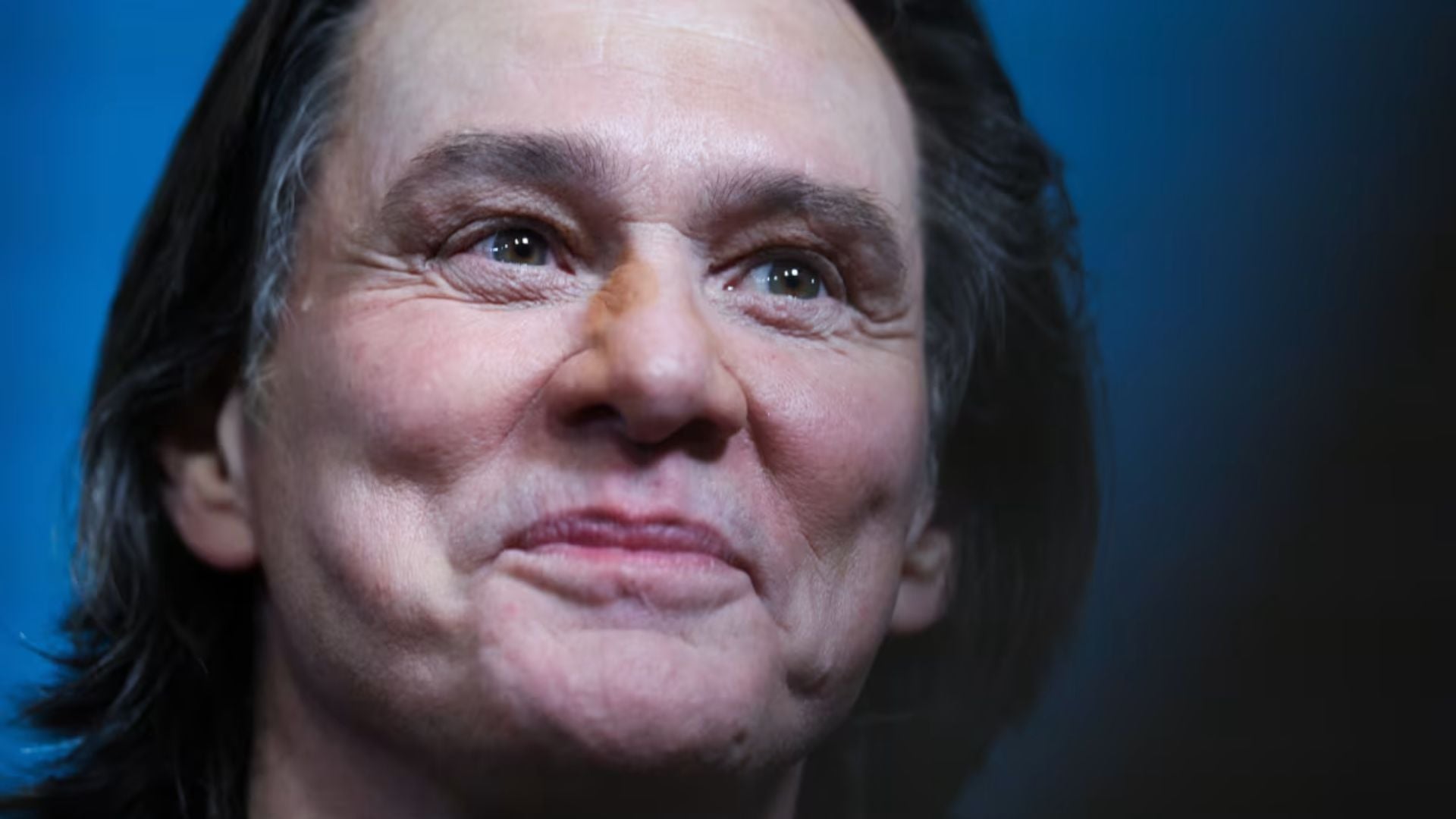 Thashethemet dhe teoritë për Jim Carreyn që pushtuan internetin  fansat menduan se nuk ishte vetë aktori në daljen e tij të fundit  ja si përgjigjet ylli i Hollivudit