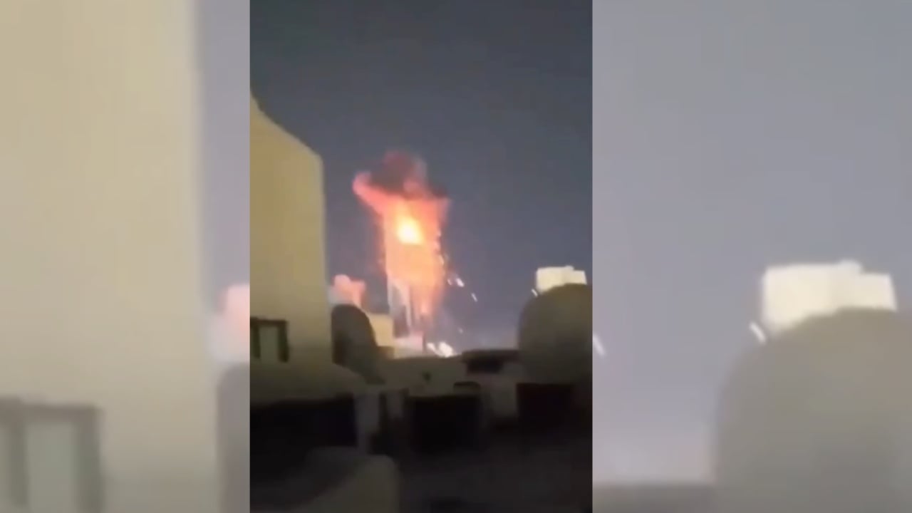 Video  Terror në Dubai  momenti kur qiellgërvishtësja goditet nga droni iranian  Reagon Teherani  Hakmarrje ndaj SHBA së dhe Izraelit