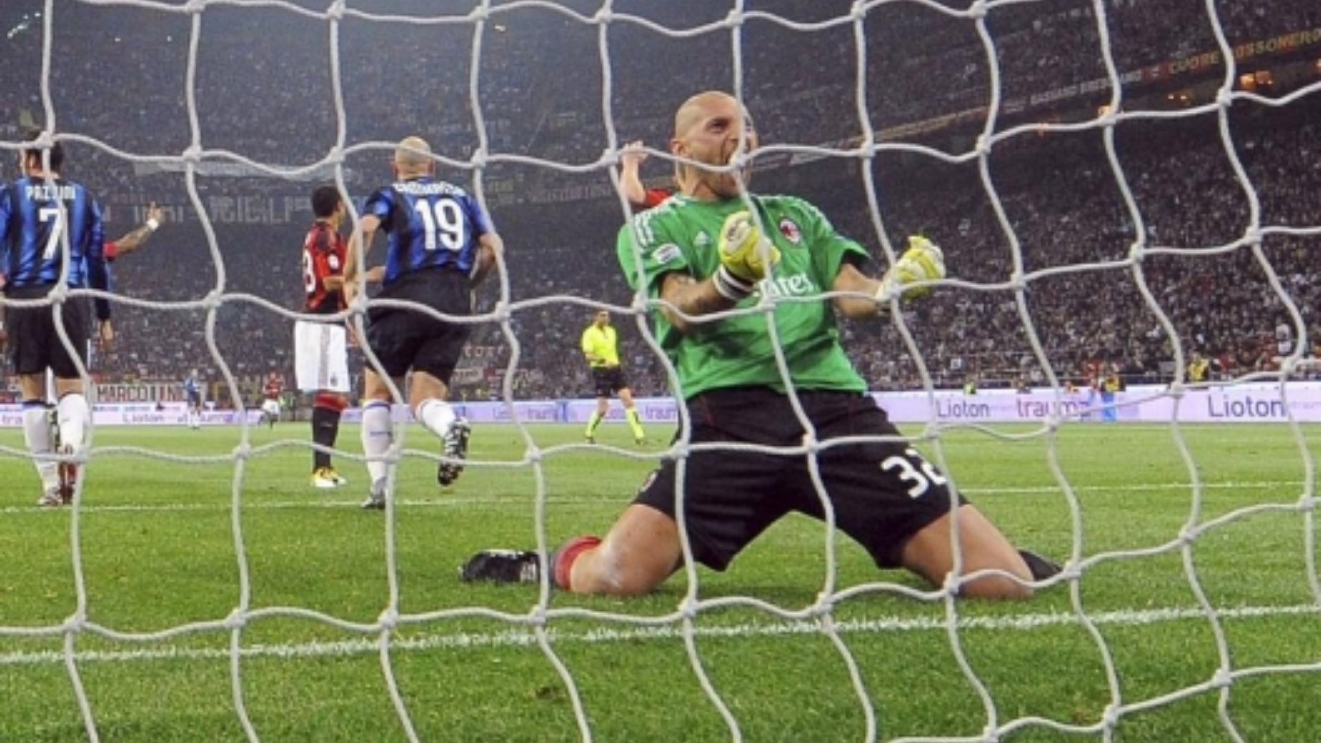 abbiati-karikon-kuqezinjte-milan-tani-rihap-kampionatin-maignan-shtylla-e-ekipit-per-te-ardhmen