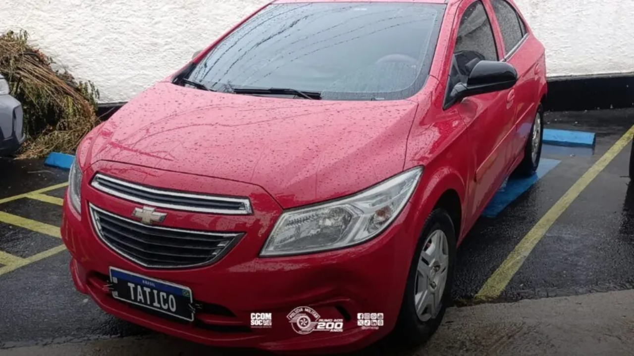 Hajduti grabit makinën bashkë me foshnjën dy muajsh brenda  arrestohet nga policia