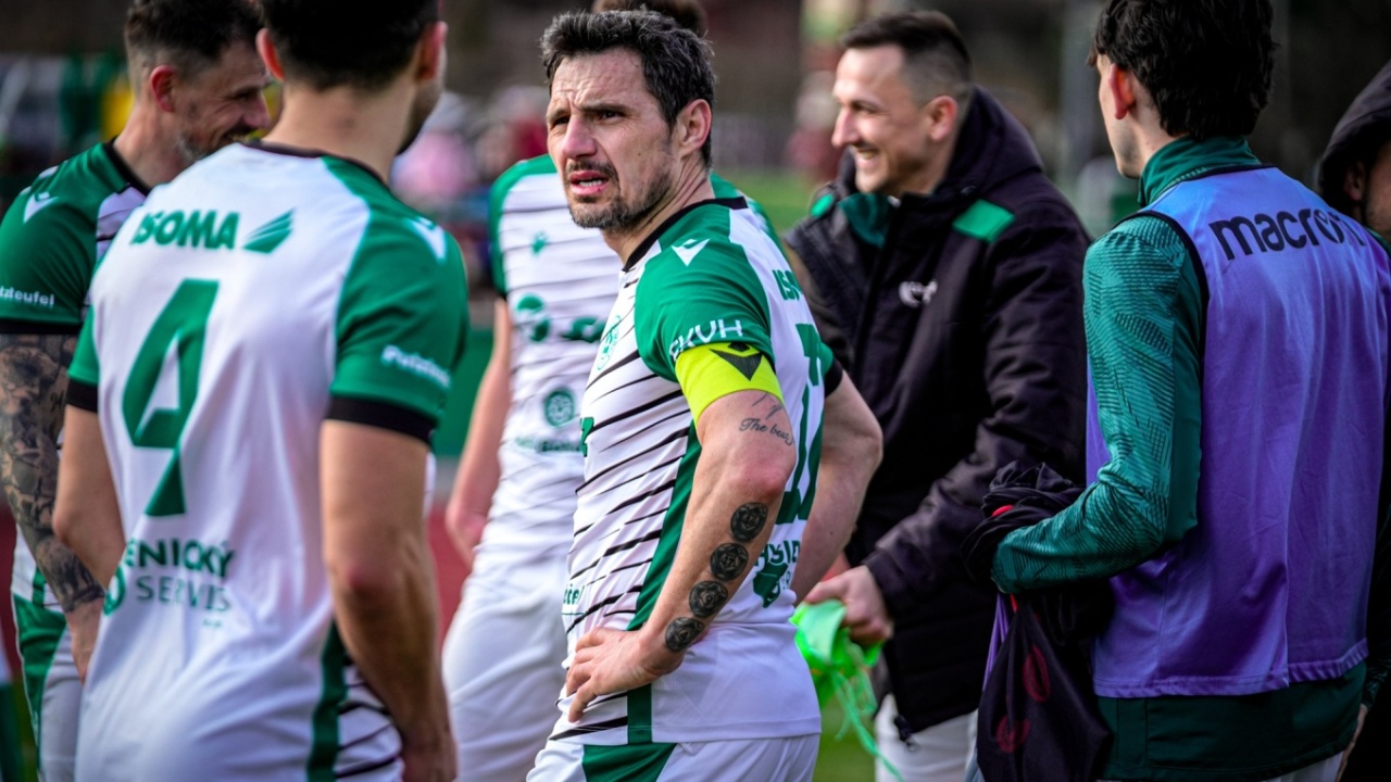 Tërmet në futbollin çek  arrestohen zyrtarë  arbitra dhe lojtarë për manipulim ndeshjesh