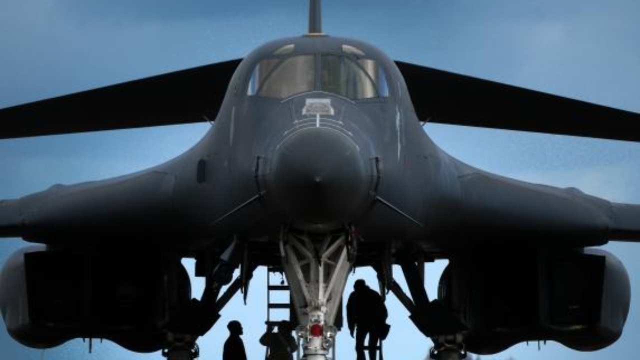 po-pergatiteshin-te-na-sulmonin-izraeli-godet-rrjetin-e-leshimit-te-droneve-ne-iran-u-shkaterruan-250-mjete-ajrore-pa-pilot