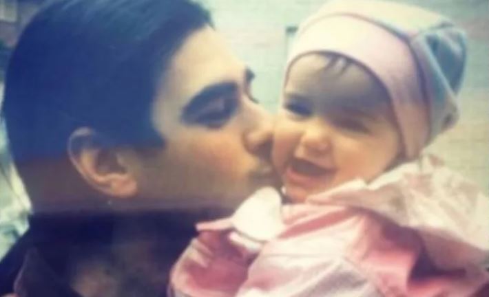 Foto  Dua Lipa ndan kujtime të rralla nga fëmijëria  uron babain e saj me rastin e ditëlindjes