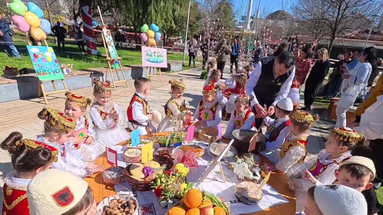 nisin-festimet-e-dites-se-veres-sofrat-tradicionale-mbushin-rruget-e-elbasanit