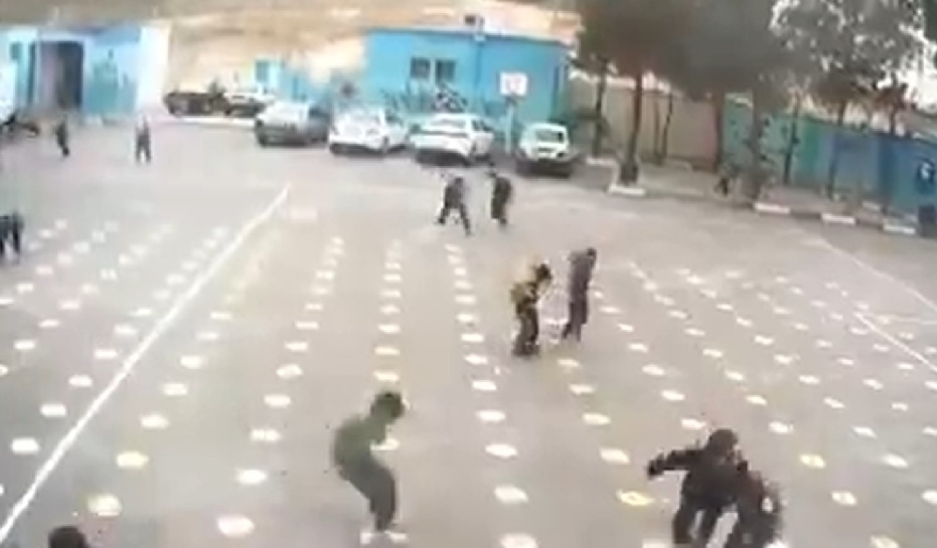 Video  Momenti kur një shkollë u bombardua në qytetin Qazvin  Iran  në ditën e parë të luftës