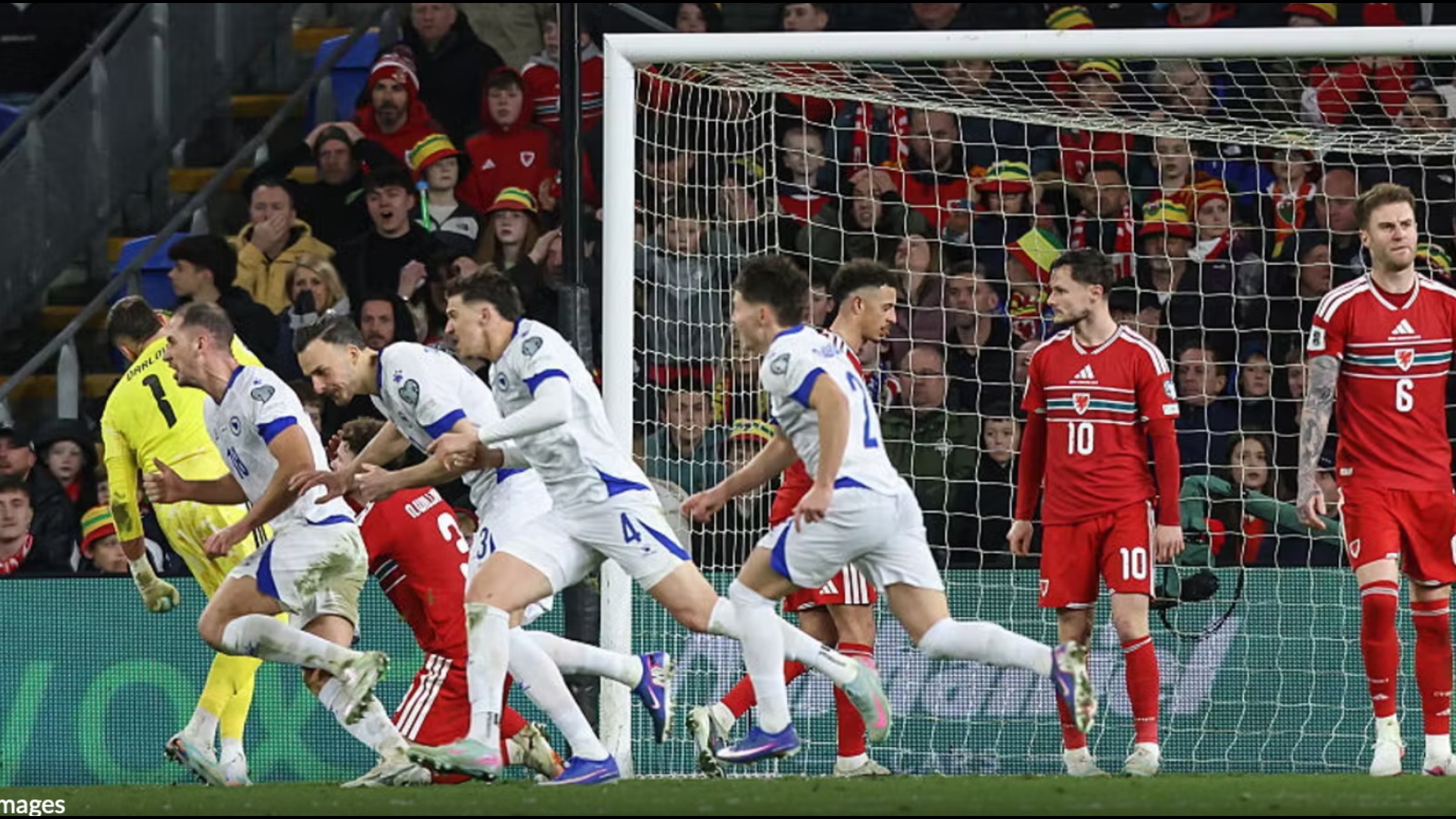 Playoff i i Botërorit Verdiktet e ndeshjeve të tjera  Bosnja  Danimarka  Suedia dhe Çekia  ende në garë për një vend në Botëror