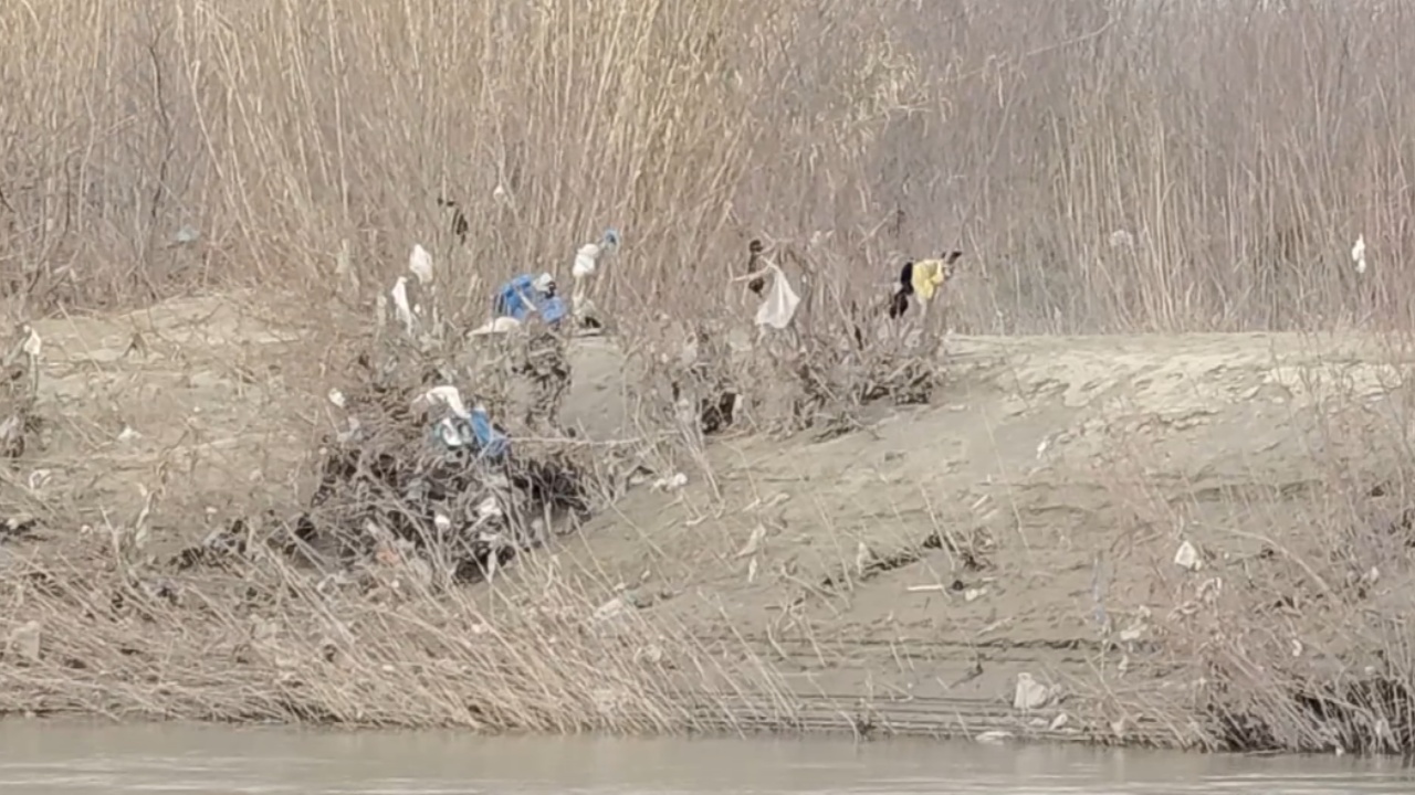 ndotet-lumi-seman-banoret-ne-dimal-hedhin-mbeturinat-ne-lume-mungon-sherbimi-i-pastrimit