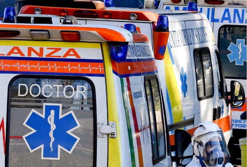 Pesë të moshuar humbin jetën gjatë transporteve me ambulancë  shoferi 27 vjeçar nën hetim për vrasje të rëndë