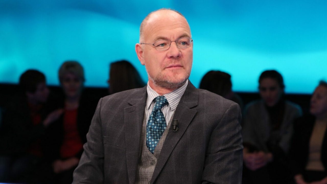 Analizë nga Auron Tare   Shqipëria  Turizmi dhe MEK 