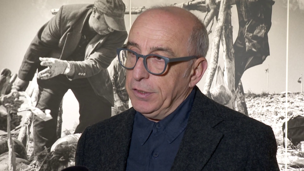  Le të fillojë gjuetia   ekspozita e fotografit Albes Fusha që tregon bektashinjtë