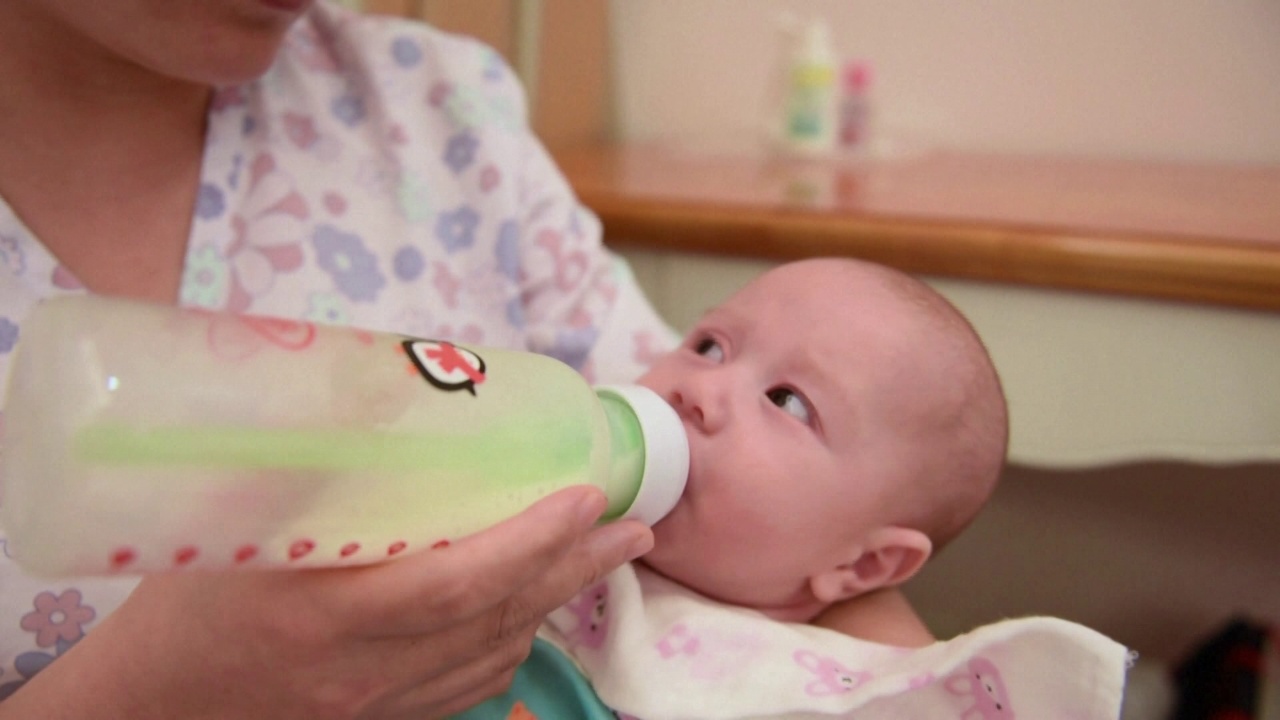 Dhëmbët dhe sëmundjet te fëmijët  mjekët  Biberoni shkakton karies  ndikim edhe në shëndetin e përgjithshëm