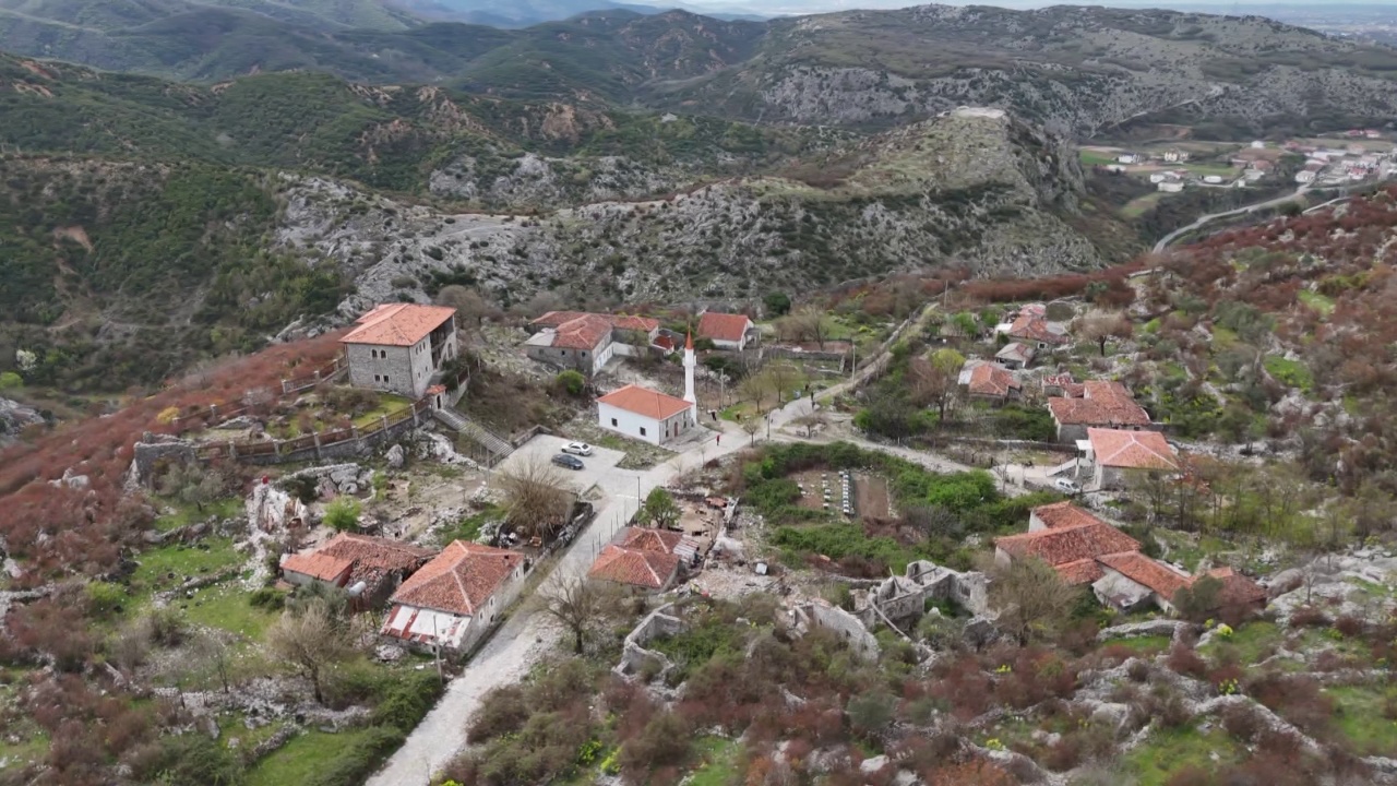 Muzeu i Drishtit drejt degradimit  Monumenti i harruar në Shkodër  turistët vijnë  por mungon mirëmbajtja