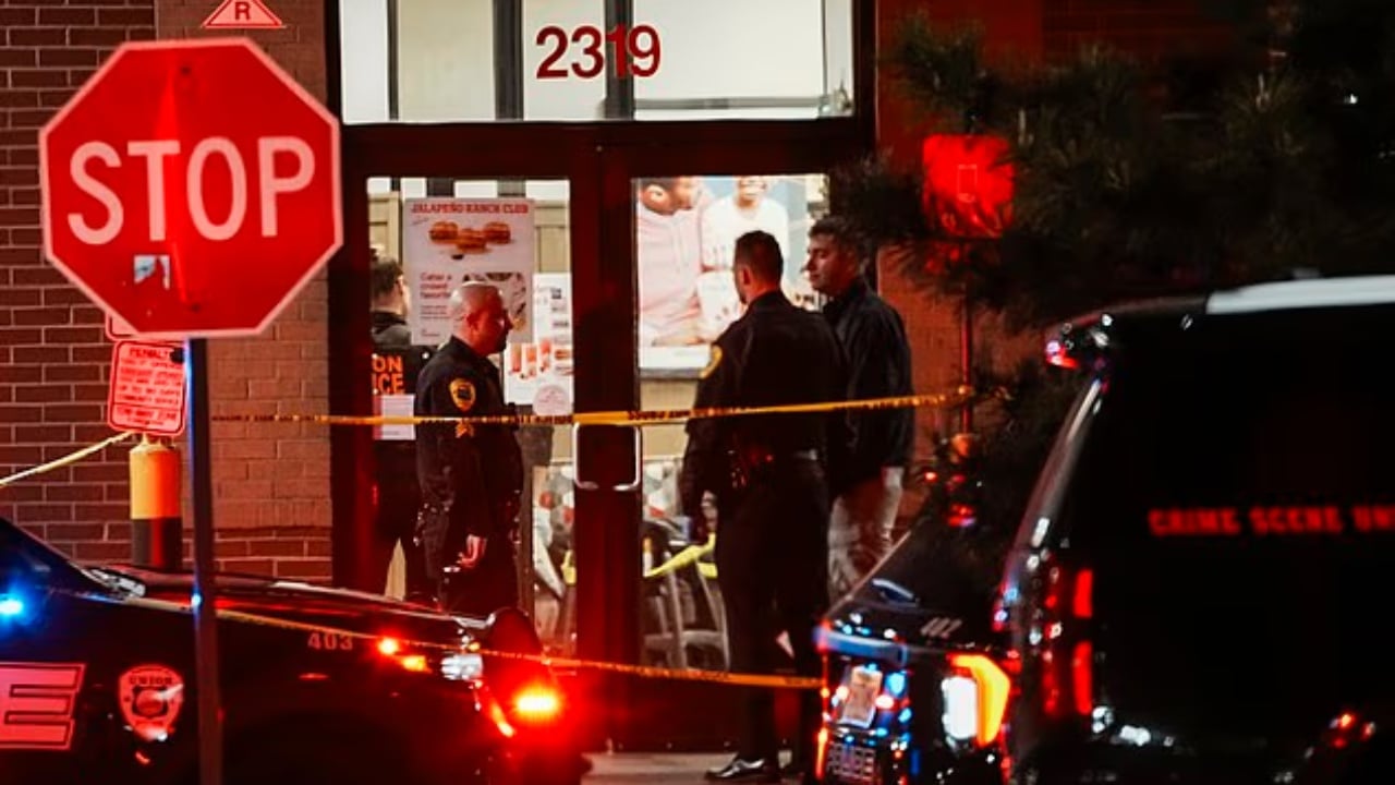 Të shtëna me armë në një qendër tregtare në New Jersey  një i vdekur dhe gjashtë të plagosur