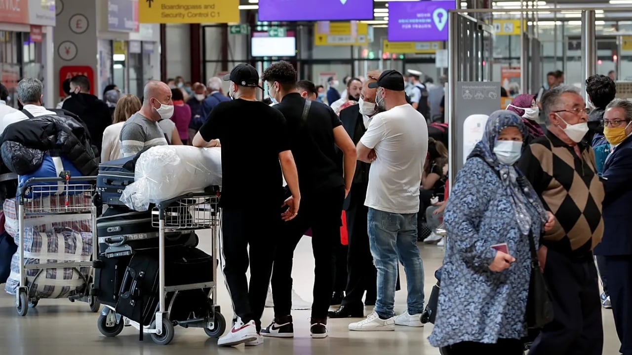 ndryshojne-rregullat-e-udhetimit-drejt-europes-cfare-duhet-te-dini-para-hyrjes-ne-fuqi-te-sistemit-te-ri-me-10-prill