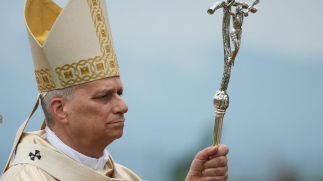 bota-po-shkaterrohet-nga-nje-grup-tiranesh-mesazhi-i-forte-i-papes-miliarda-dollare-te-shpenzuara-per-te-vrare-dhe-asnje-per-te-sheruar-dhe-edukuar