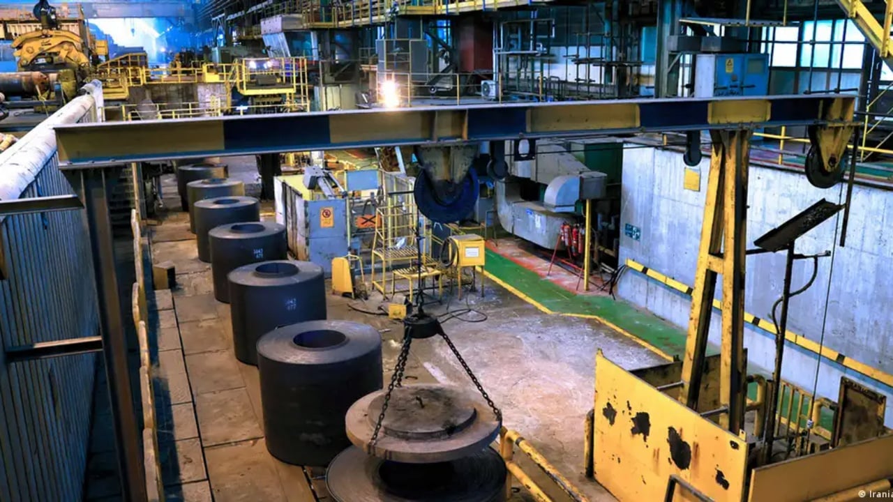 SHBA dhe Izraeli sulmojnë industrinë e çelikut në Iran  raportohen dëme të mëdha
