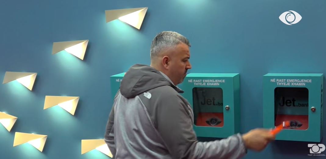  Hajdeni peshqit e mi   Rogerti thyen kutinë e emergjencës  nuk përmbahet ndaj tre finalistëve  Njeriu më fals 