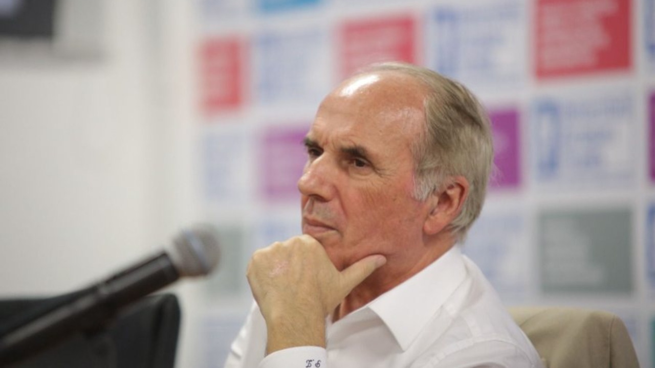 Opinion nga Preç Zogaj  Institucionalizimi i opozitës plurale si mundësia e vetme për rrotacionin e pushtetit