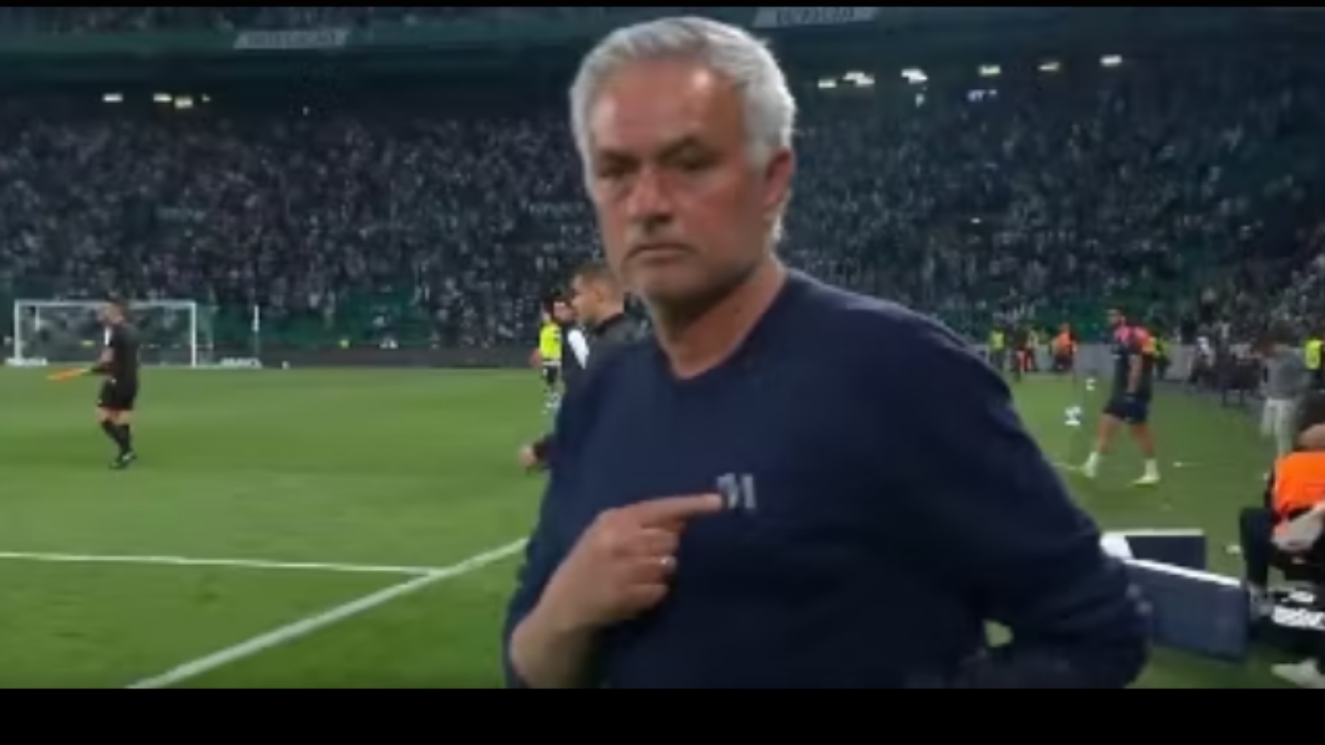 Portugali  Mourinho fiton ndeshjen e madhe dhe bën show n e tij të zakonshëm  gjesti i Special One bëhet viral VIDEO 