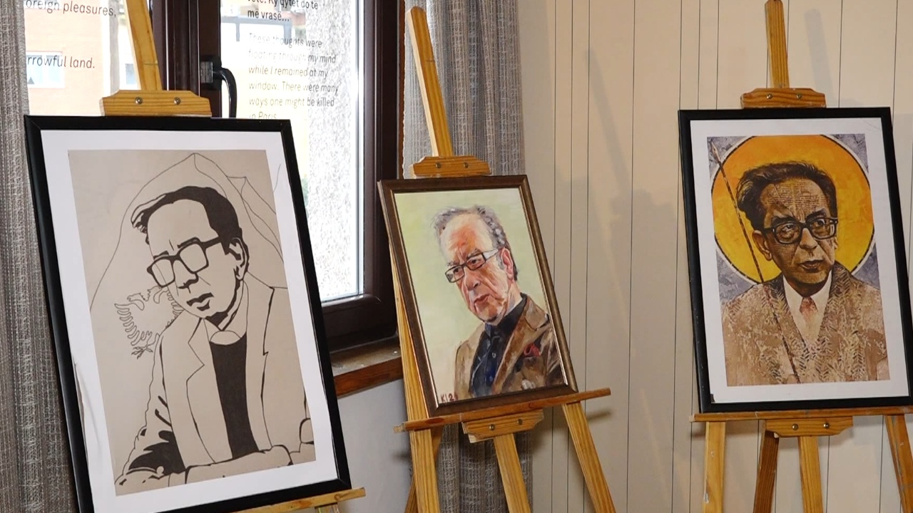 kadare-ne-pikture-ekspozite-ne-shtepine-studio-artistet-sjellin-portretet-e-shkrimtarit