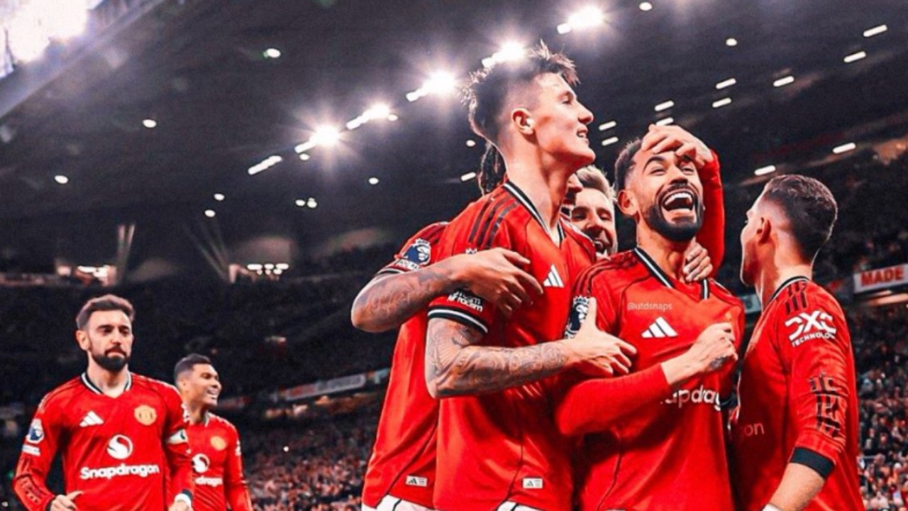 Festohet në Old Trafford  United mposht Brentfordin dhe ruan vendin e tretë