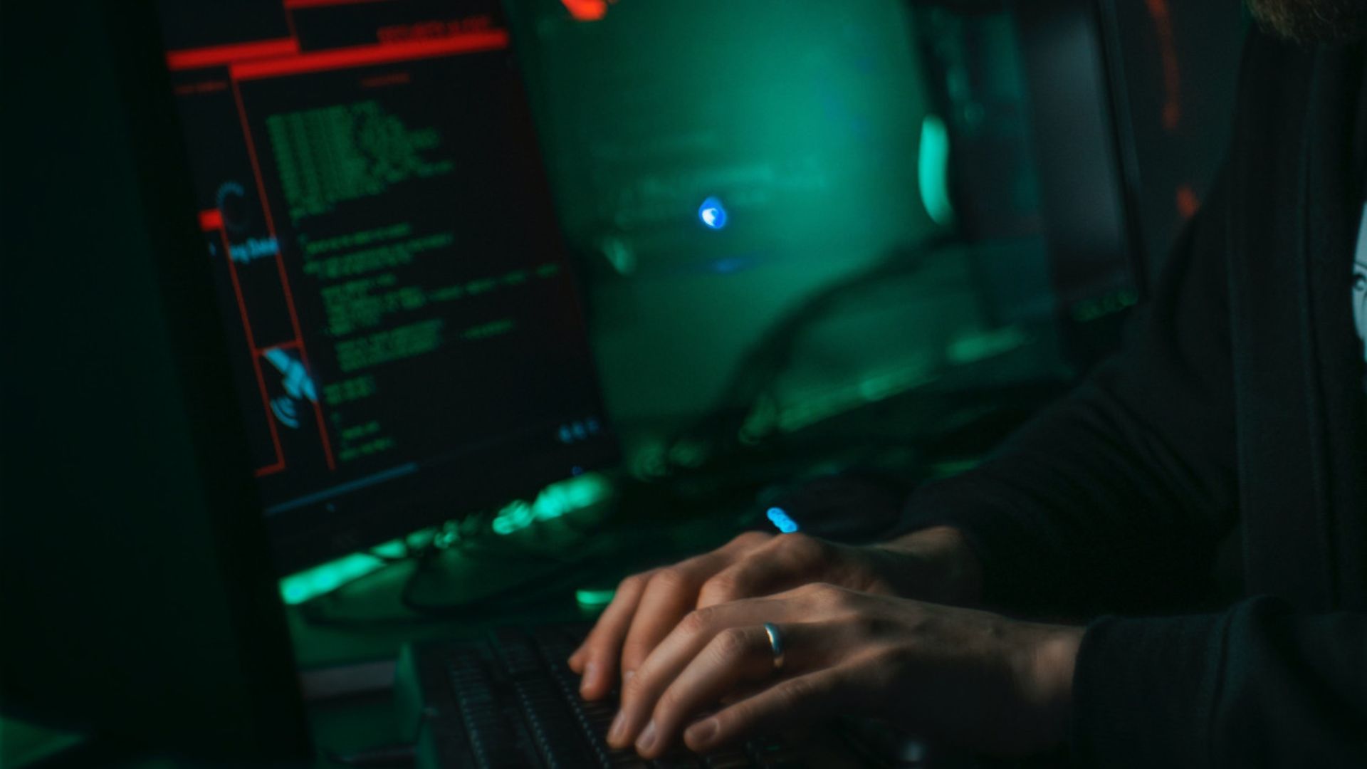 15 vjeçari hakeroi mbi 12 milionë të dhëna personale të francezëve  donte t i shiste në tregun e zi dixhital