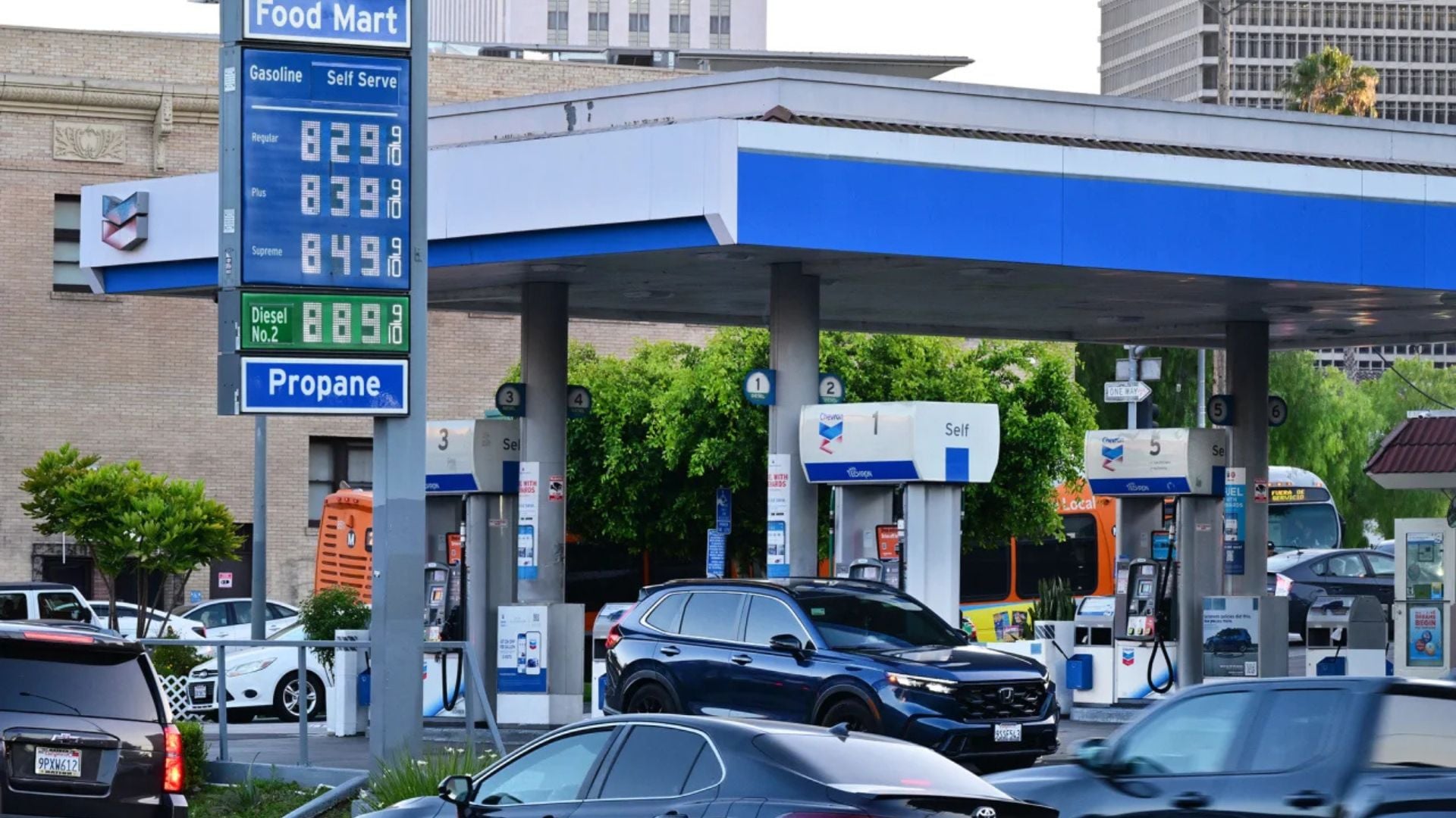 Ngërçi në negociatat me Iranin rrit sërish karburantet në SHBA  nafta dhe benzina kapin çmimet më të larta që prej vitit 2022