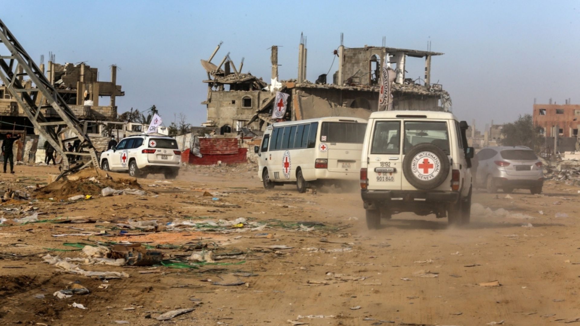 po-shperndanin-uje-ne-rripin-e-gazes-dy-shoferet-e-cisternave-te-unicef-vriten-nga-zjarri-izraelit