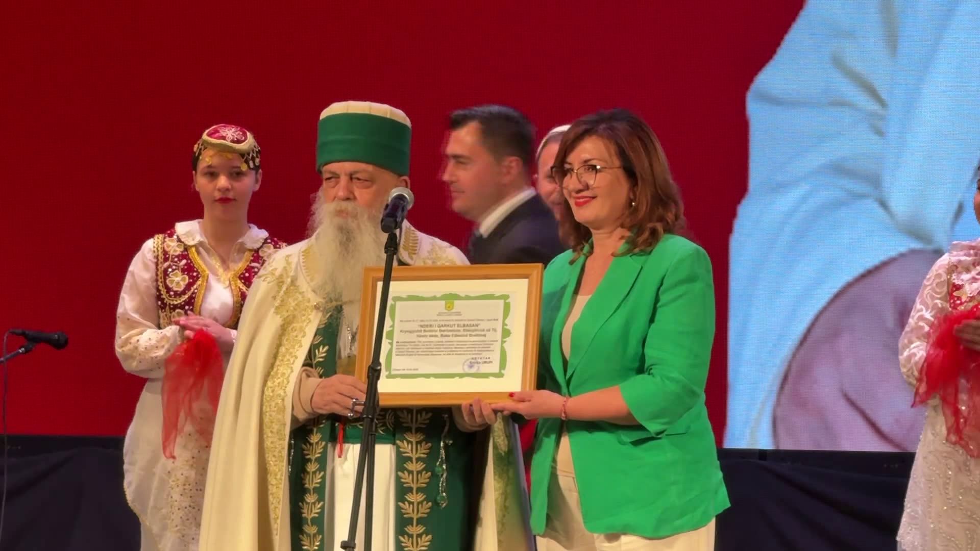 Baba Mondi  Nderi i Elbasanit   Kryegjyshi Botëror i Bektashinjve vlerësohet nga Këshilli i Qarkut