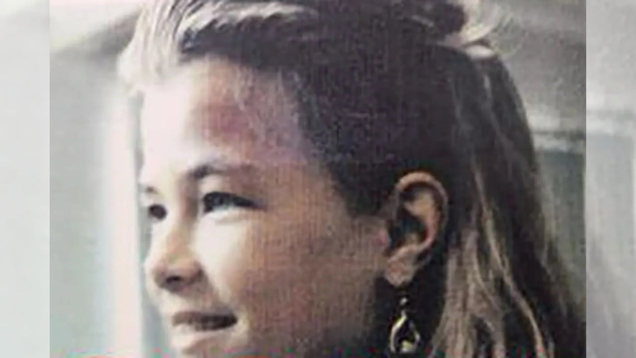 Zbardhet misteri 32 vjeçar  gjendet e gjallë pas më shumë se tre dekadash vajza që u zhduk kur ishte vetëm 13 vjeçe