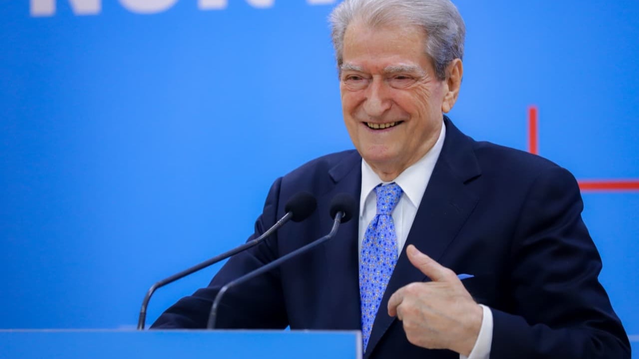 Në 23 maj premtim për të rrëzuar Ramën apo për të bërë libra për manipulimin e zgjedhjeve  Berisha flet si kandidat për kreun e PD  Do tu them se 