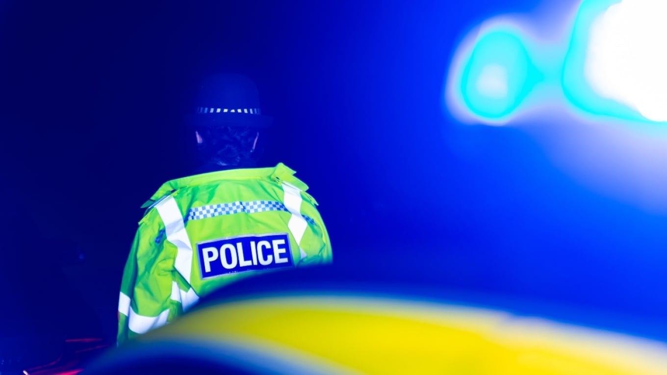 E rëndë në Britani  20 vjeçarja përdhunohet në grup jashtë një kishe  policia në kërkim të autorëve