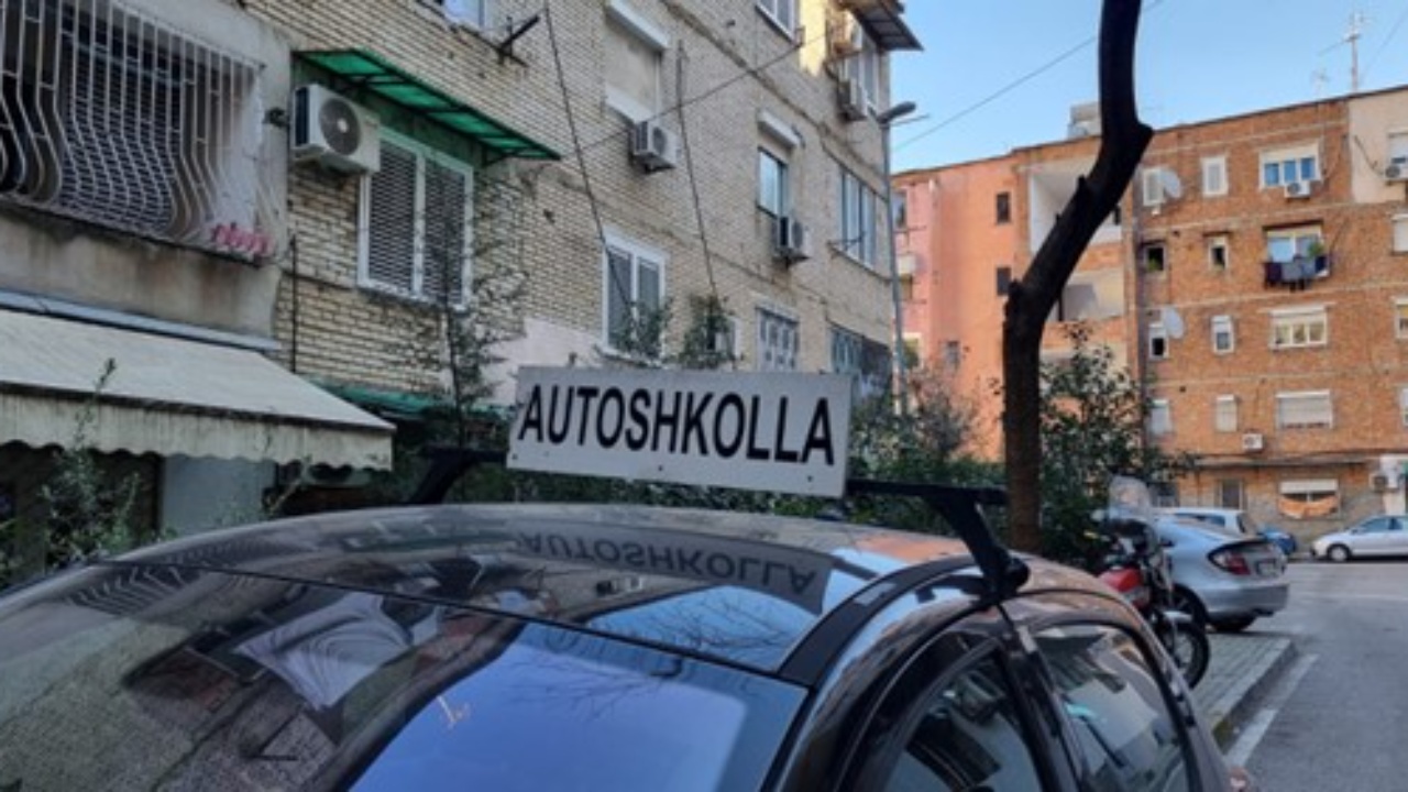 Autoshkollat drejt falimentimit  në 15 vite çmimet për marrjen e një patente nuk kanë ndryshuar